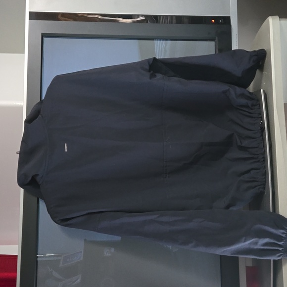 Windbreaker - Picture 3 of 4